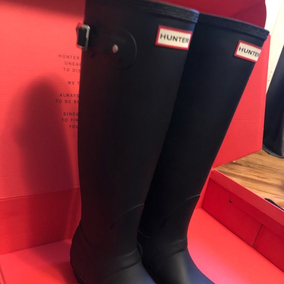 Hunter Black Original Women’s Tall Rainboots - Picture 2 of 7